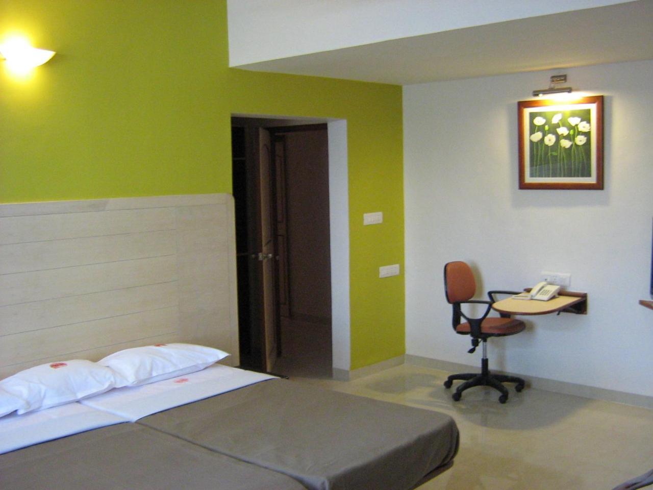 Hotel Raviraj Púna Exteriér fotografie