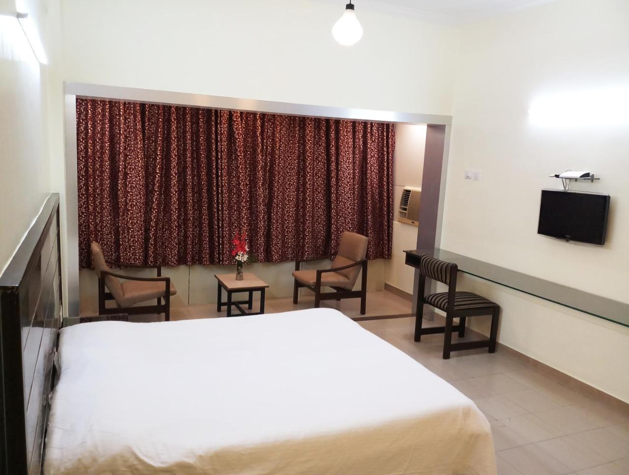 Hotel Raviraj Púna Exteriér fotografie