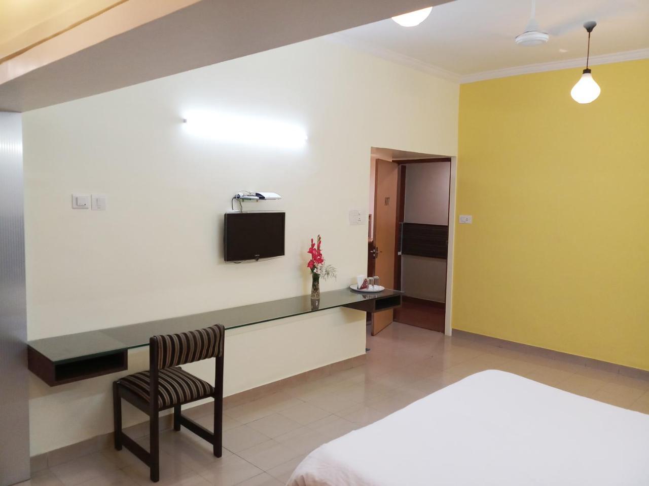 Hotel Raviraj Púna Exteriér fotografie