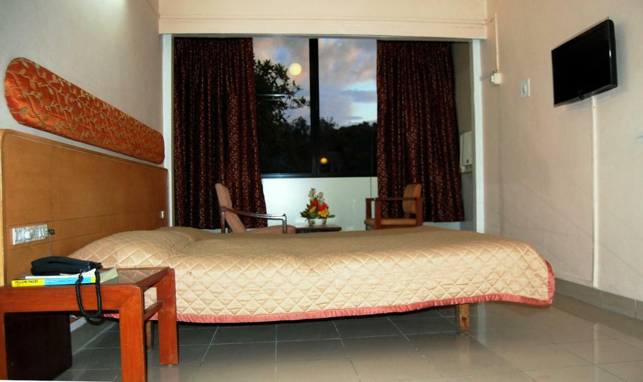 Hotel Raviraj Púna Exteriér fotografie